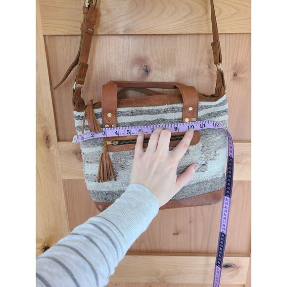 Woven + Hyde Southwestern Leather Cowgirl Western Festival Purse Handbag Fringe - Picture 9 of 10